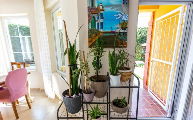 Villa With Garden Surrounded by Nature in Sapanca