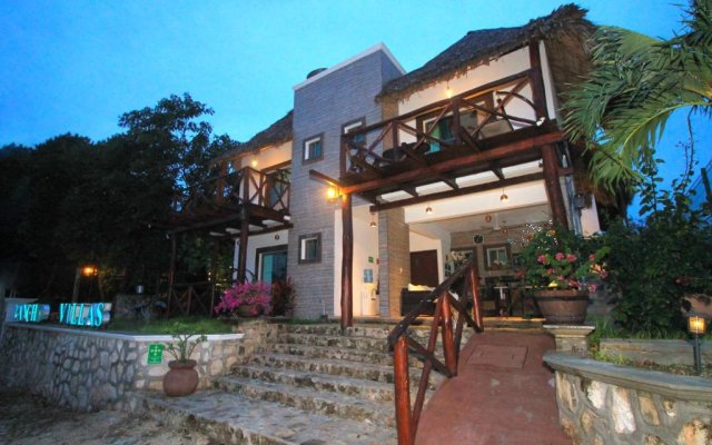 Hotel Pancho Villas