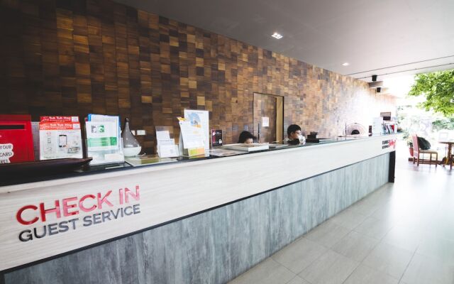 Feung Nakorn Balcony Rooms and Cafe