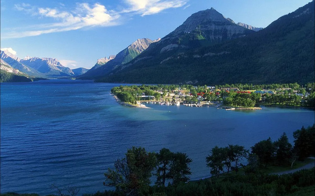 Waterton Glacier Suites