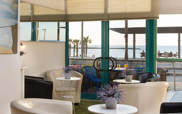 Beachfront Hostel