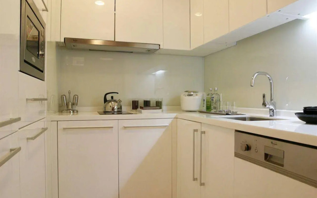 eStay Residence Poly World Trading Center