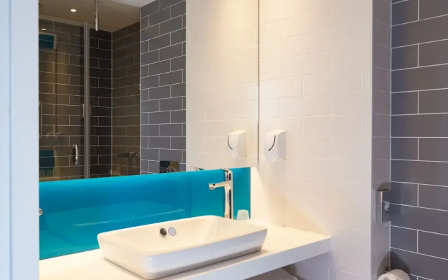 Holiday Inn Express Amsterdam - City Hall by IHG