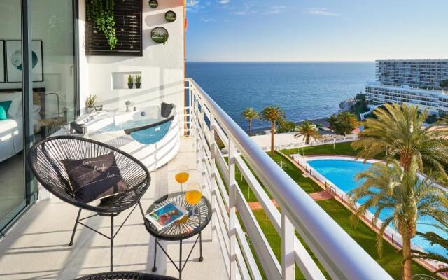 SUITE DEL MAR Luxury apartment with jacuzzi