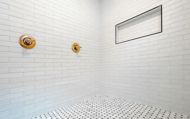 Old Spanish House- C, The Madeleine Suite