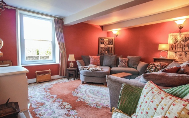 10 Upper Linney