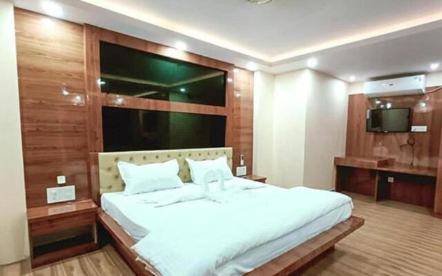 Fabhotel Green I