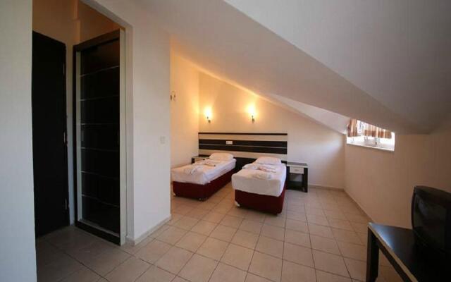 Qmax Apart Hotel