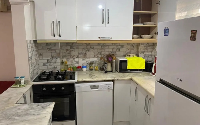 Beautiful 3-bedroom House With Sea View and Garden