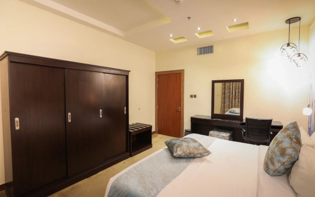Meral Crown Hotel