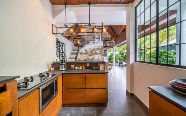 Splendid Private Villa, 4 BR, Canggu With Staff