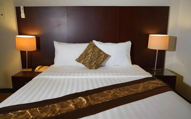 Boonmax Hotel L.L.C