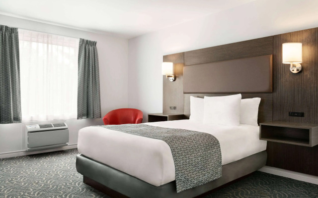 Travelodge by Wyndham Rigaud