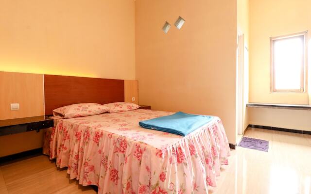 Joglo Family Hotel & Homestay