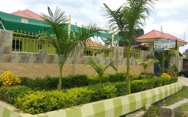Mauya Executive Lodge