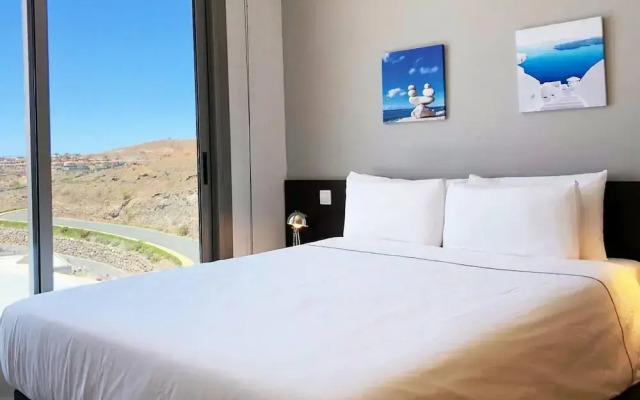 Amazing Sunset Golf-course Villa for up to 7