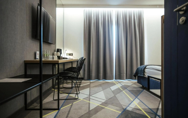 Air Hotel