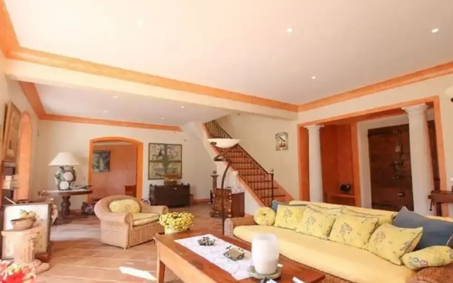 Vibrant Holiday Home With Private Pool
