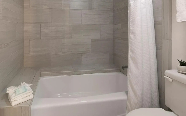 Pismo Lighthouse Suites