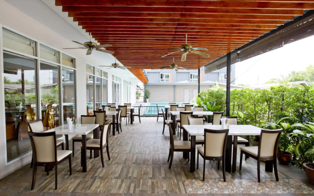 Sinsuvarn Airport Suite