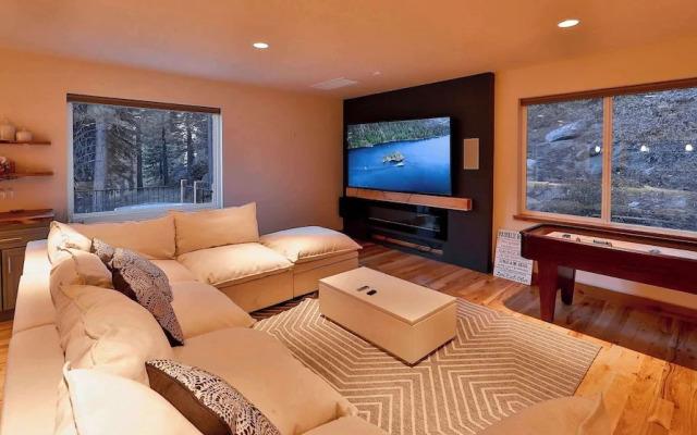 The Elevator House Sleeps 10!