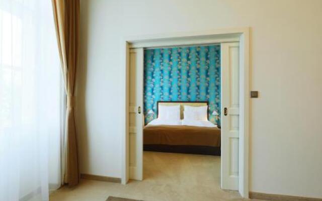 Ipoly Residence Executive Hotel Suites