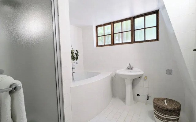 Beachside 2BD Home in the Heart of Sea Point!