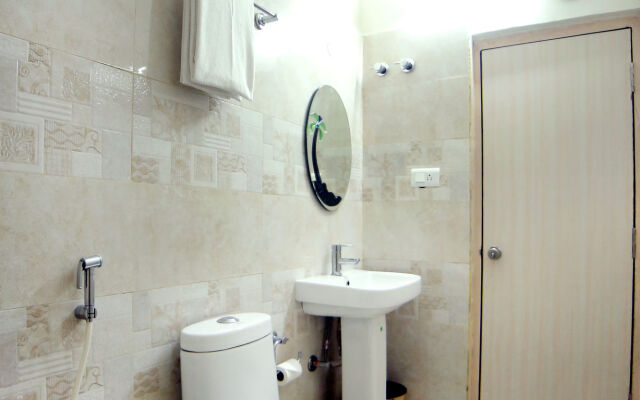 FabHotel Pearl City HiTech City