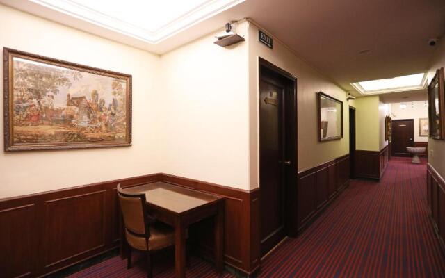 Collection O 1219 Hamilton Hotel