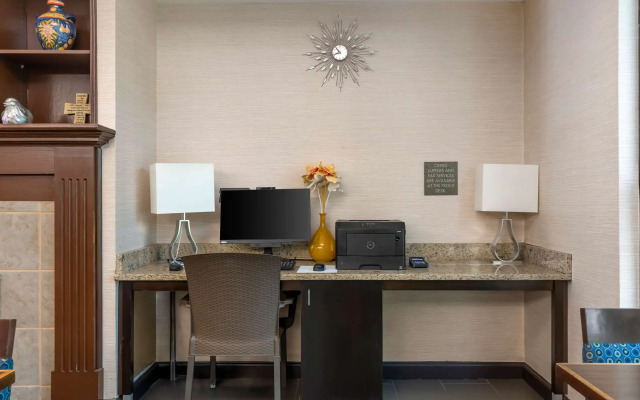 Comfort Suites Regency Park