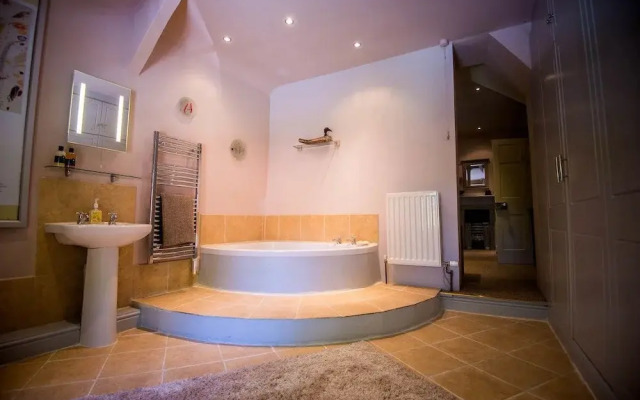 The Cors Country House
