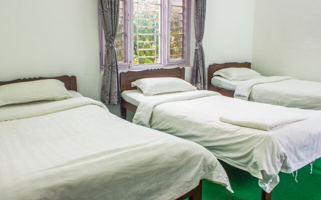 Giri Guest House