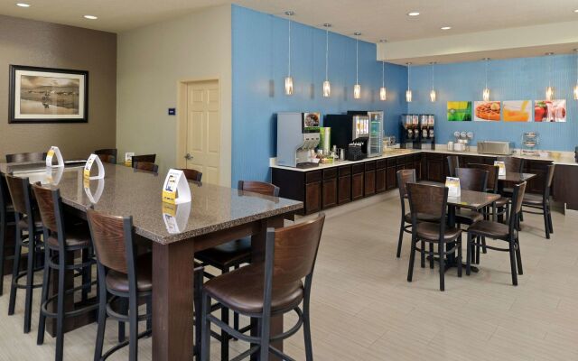 Western Inn & Suites