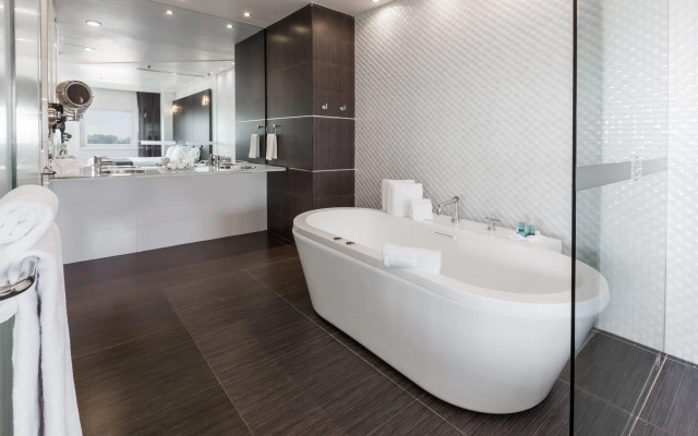 Ramada Encore by Wyndham Guadalajara Sur