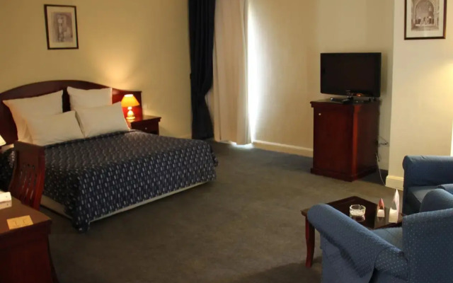 Grand Pyramids Hotel