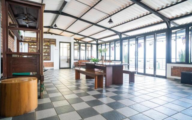 Urbanview Hotel Omah Anin Batu