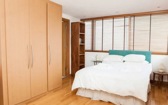 4 Bedroom Flat near London Eye