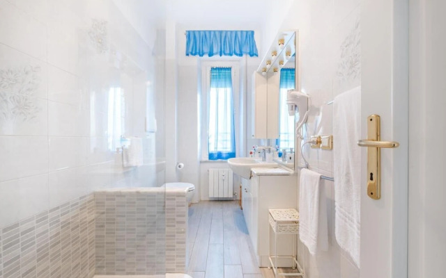 Lia Rooms 2