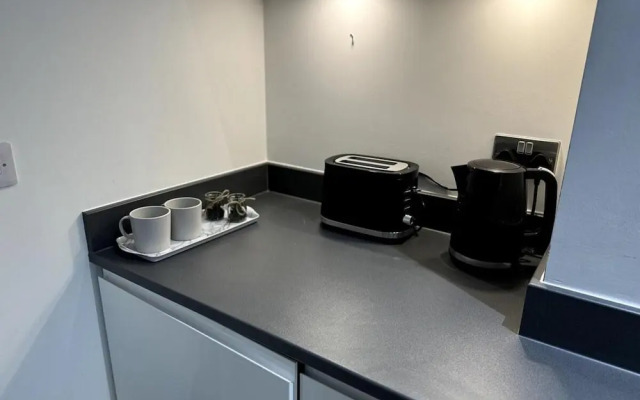 Cozy Bracknell Apartment With Modern Amenities