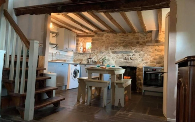 Idlewild Animal Sanctuary Farmhouse Stay - Charity