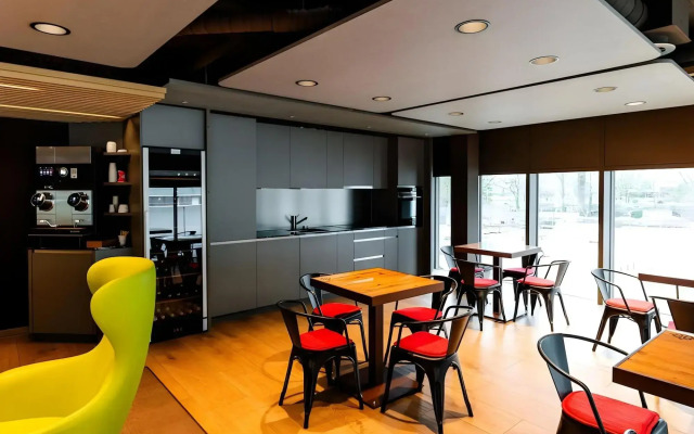 Los Lorentes Residences