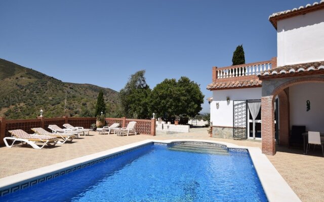 Beautiful Detached Villa Near Arenas With Delightful Terrace And Stunning View