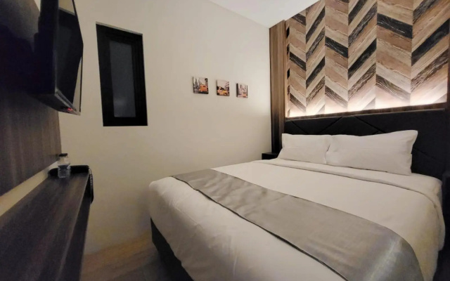 Grand Plaza Boutique Hotel – Guest Rooms – Karawang