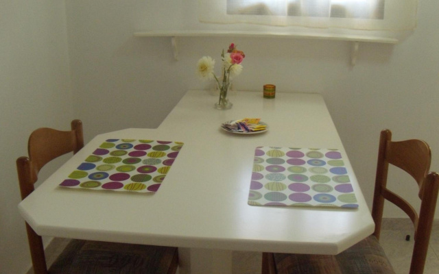 Antigonis Apartments