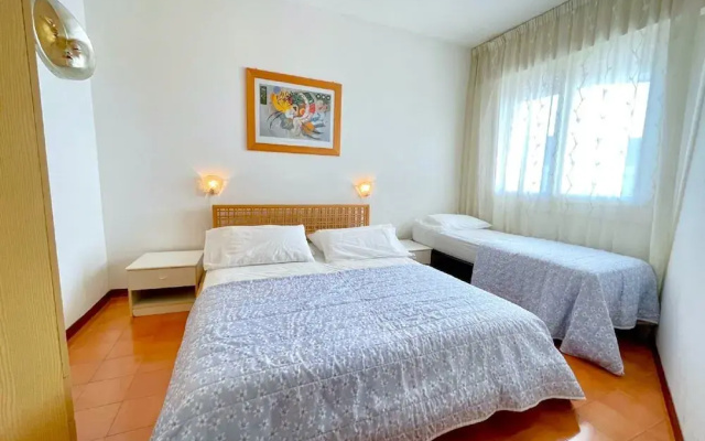 5-person Stay by the Beach