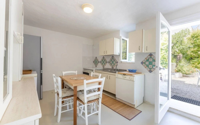 Belvedere - Seafront Apartment - 3 Places