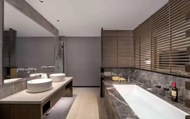 Yinzuo Garden Hotel