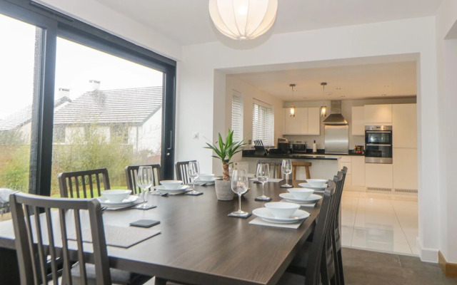 2 White Rock Court