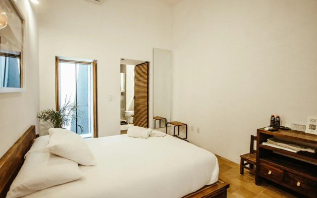 Hotel Sin Nombre