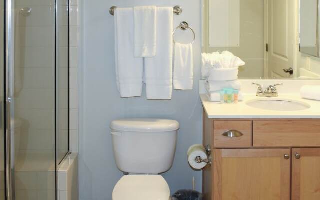 Whar305x 2 Bedroom Condo